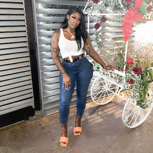 Meet your Posher, Lashune